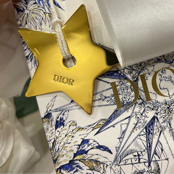 Dior Star Charm with Gift Bag - Picture 5 of 5